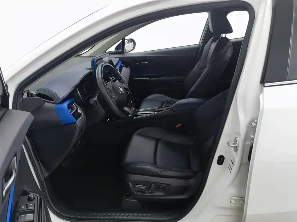 Toyota C-HR 2023 из CN, фото 7