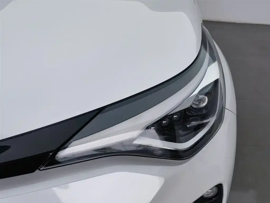 Toyota C-HR 2023 из CN, фото 5