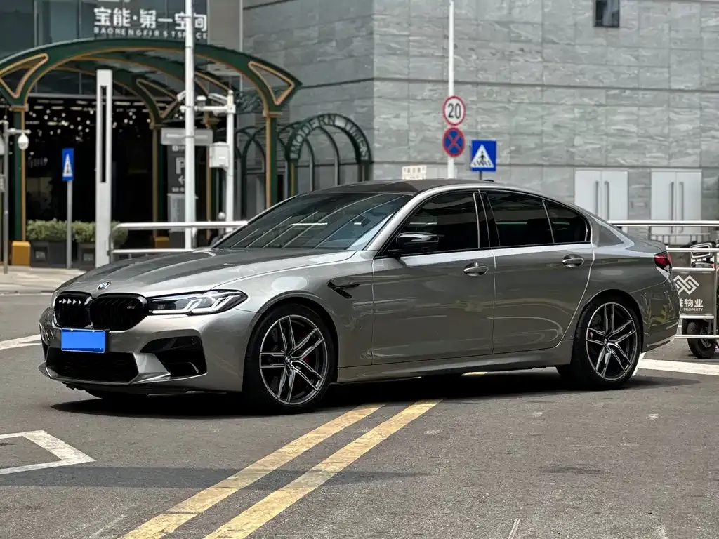 BMW M5