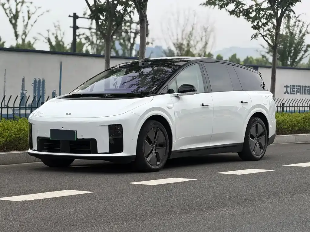 Li Auto i8