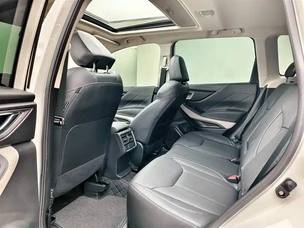 Subaru Forester — фото 2