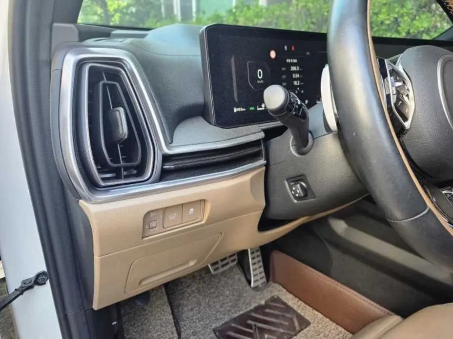 Kia Sorento — фото 8
