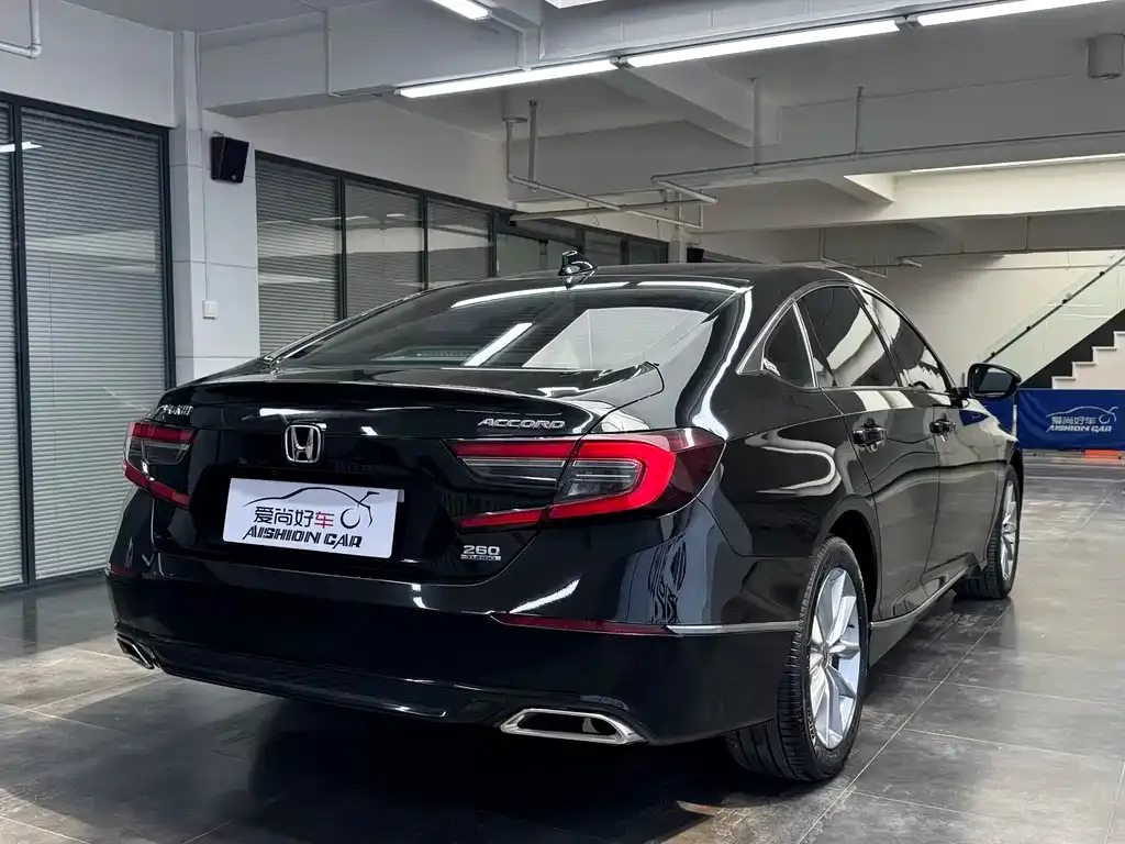 Honda Accord — фото 7