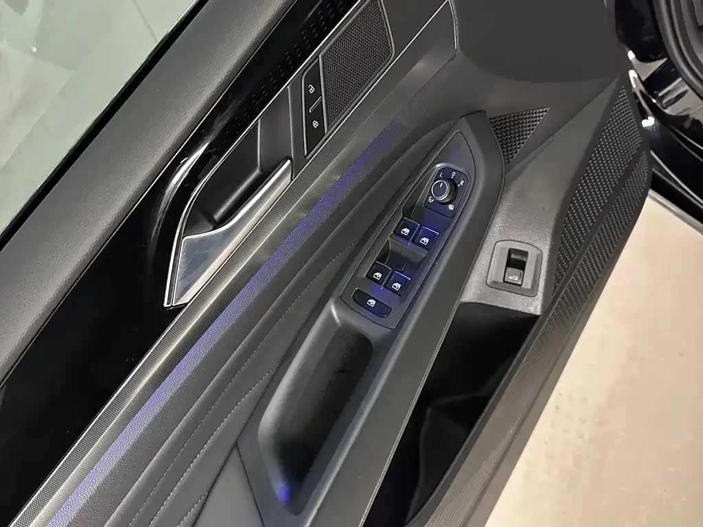 Volkswagen Passat — фото 3