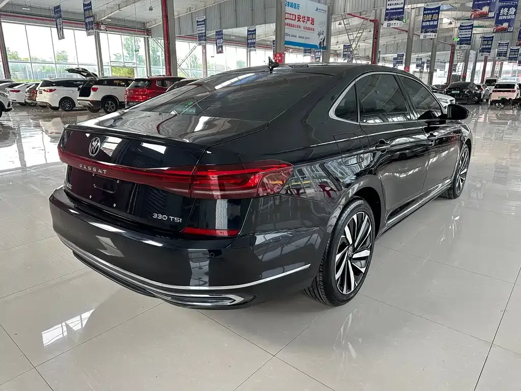 Volkswagen Passat — фото 6
