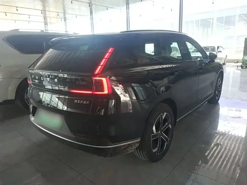 Volvo XC70 Plug-in Hybrid 2026 из CN, фото 8