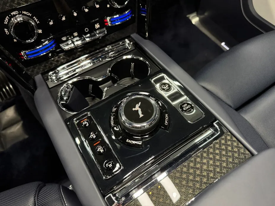 Rolls-Royce Cullinan 2025 из KR, фото 10