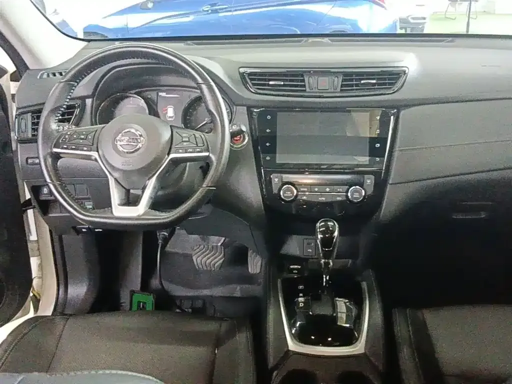 Nissan X-Trail — фото 10