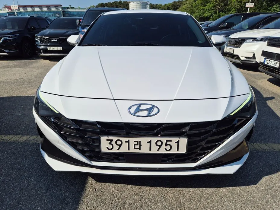 Hyundai AVANTE — фото 1