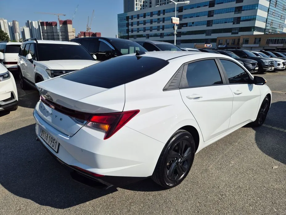 Hyundai AVANTE — фото 3