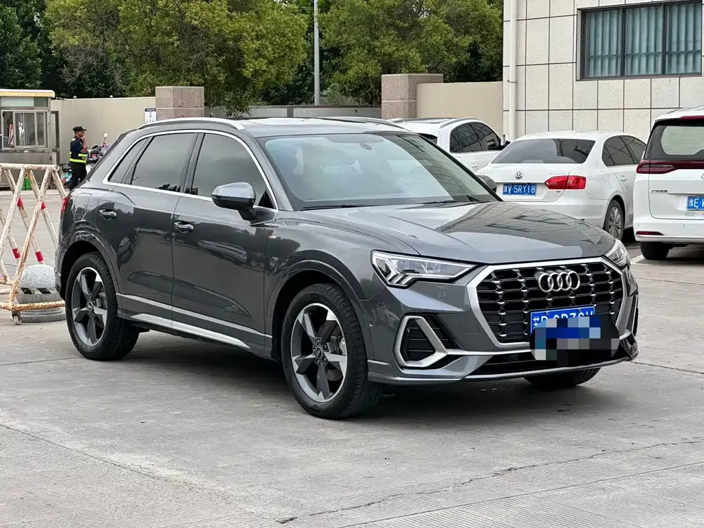 Audi Q3 — фото 10