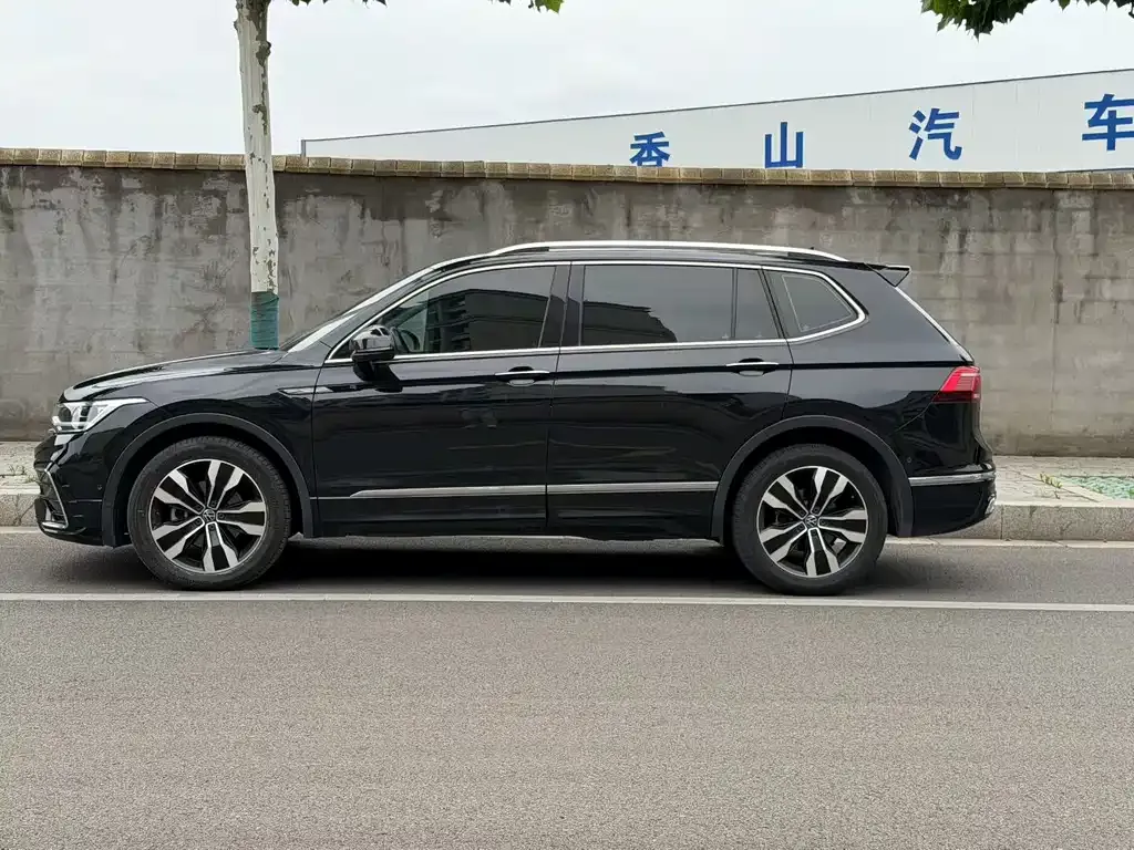 Volkswagen Tiguan L — фото 7