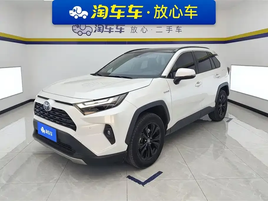 Toyota RAV4 — фото 1