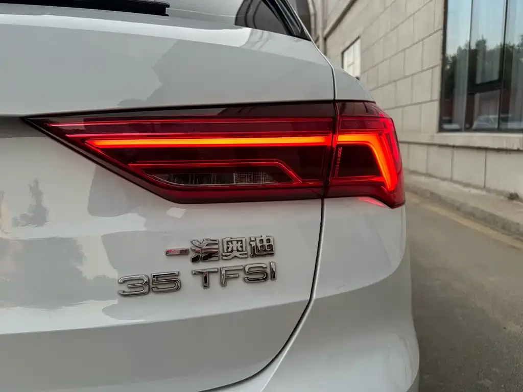 Audi Q3 — фото 2