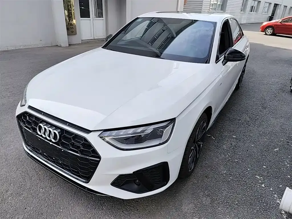 Audi A4L — фото 1