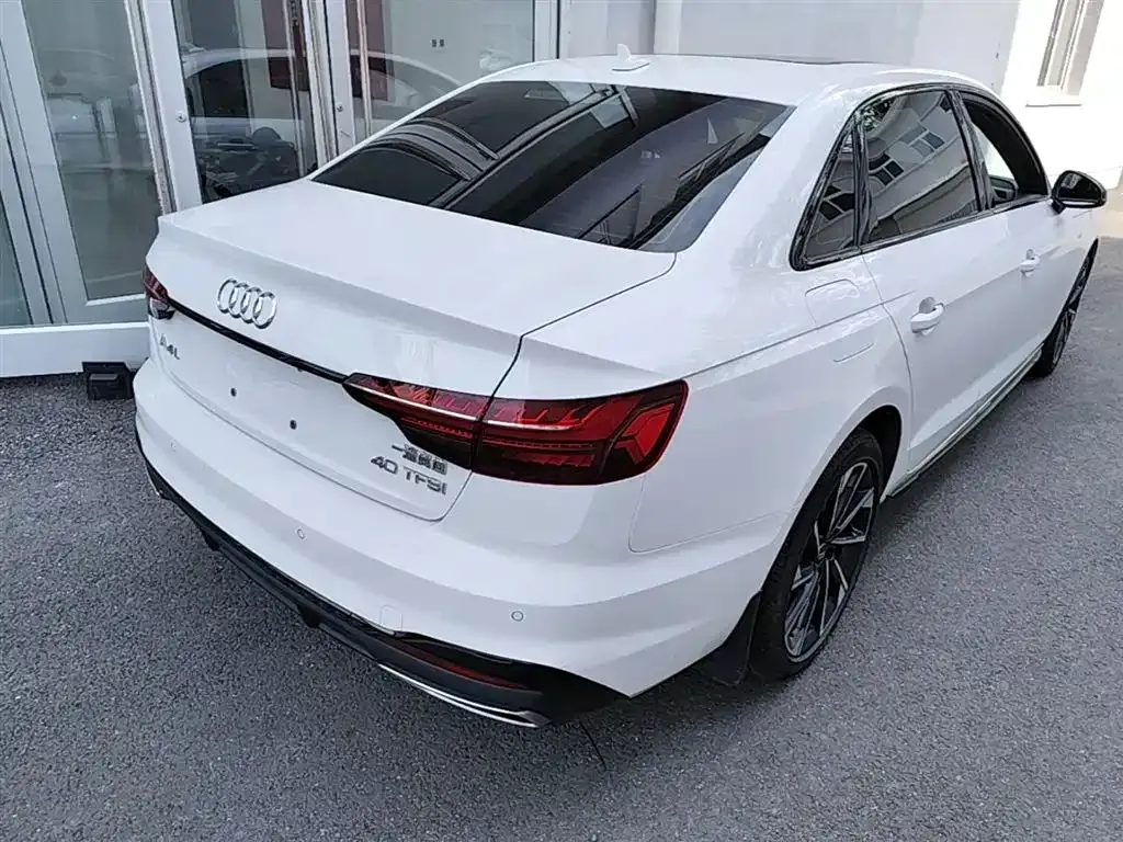 Audi A4L — фото 3