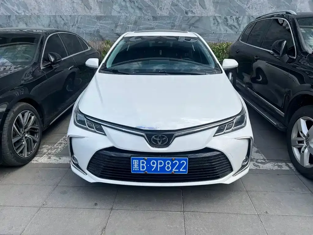 Toyota Corolla — фото 8