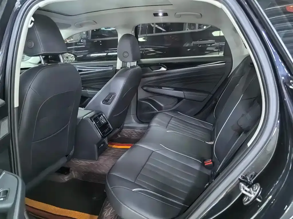 Volkswagen Passat — фото 5