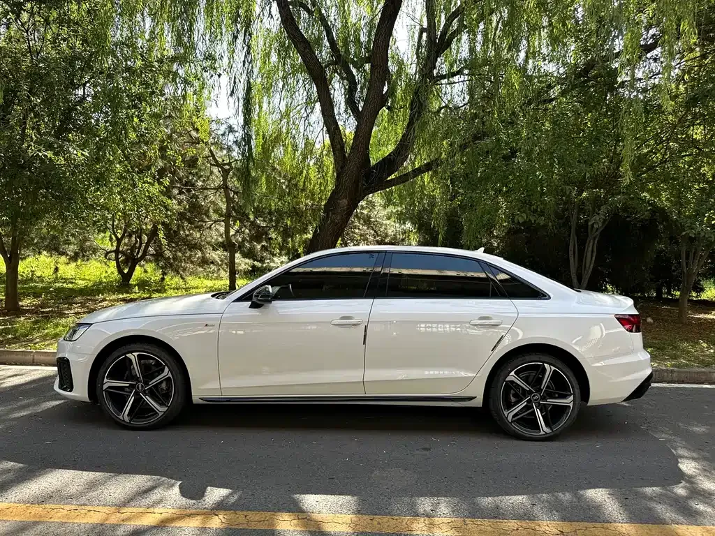 Audi A4L — фото 10