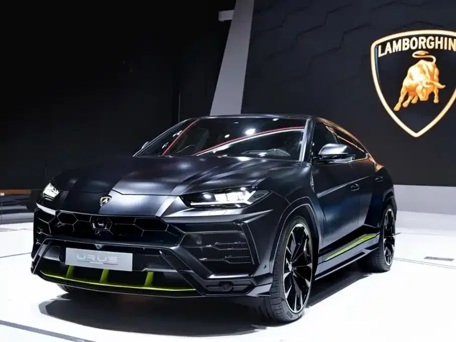 Lamborghini Urus — фото 1