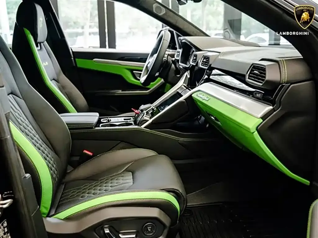 Lamborghini Urus — фото 10