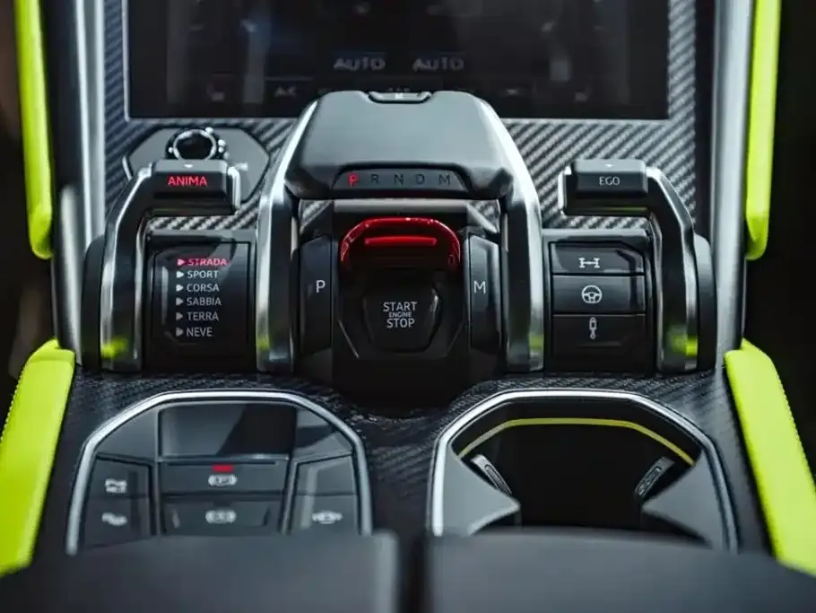 Lamborghini Urus — фото 3