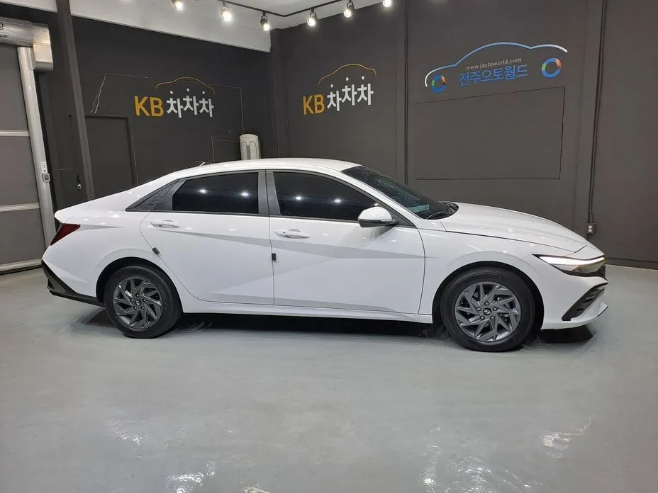 Hyundai AVANTE — фото 2