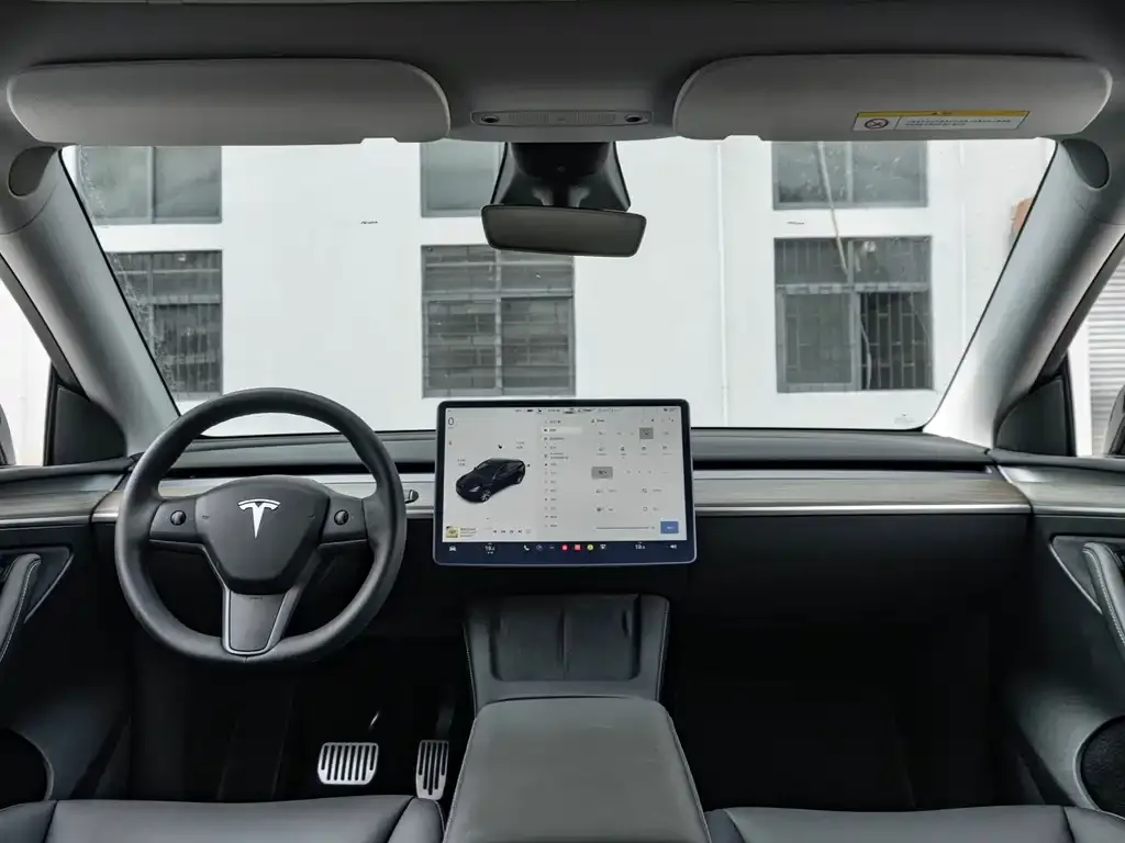 Tesla Model Y — фото 4