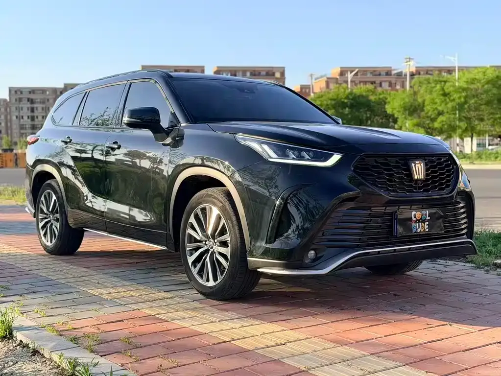 Toyota Crown Kluger 2024 из CN, фото 2
