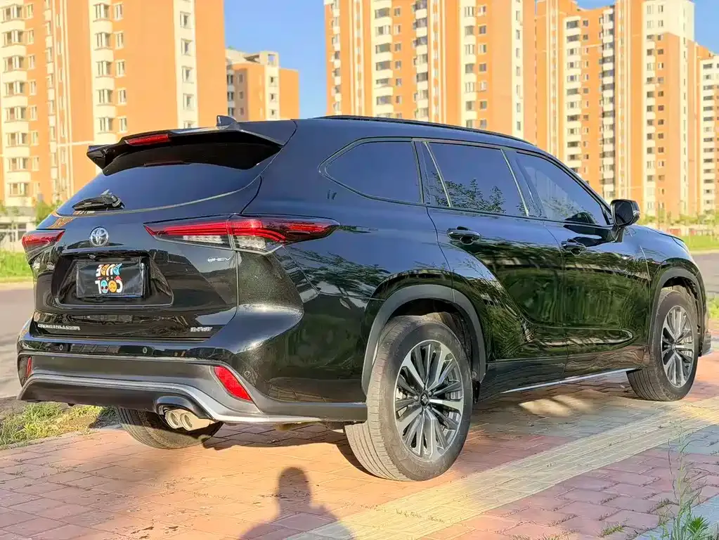 Toyota Crown Kluger 2024 из CN, фото 8
