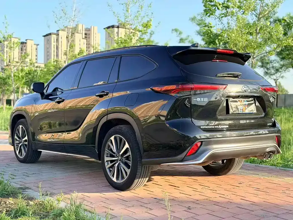 Toyota Crown Kluger 2024 из CN, фото 9