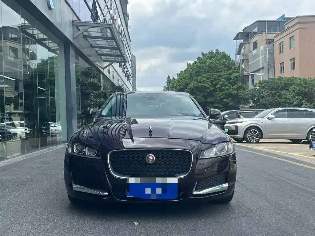 Jaguar XFL