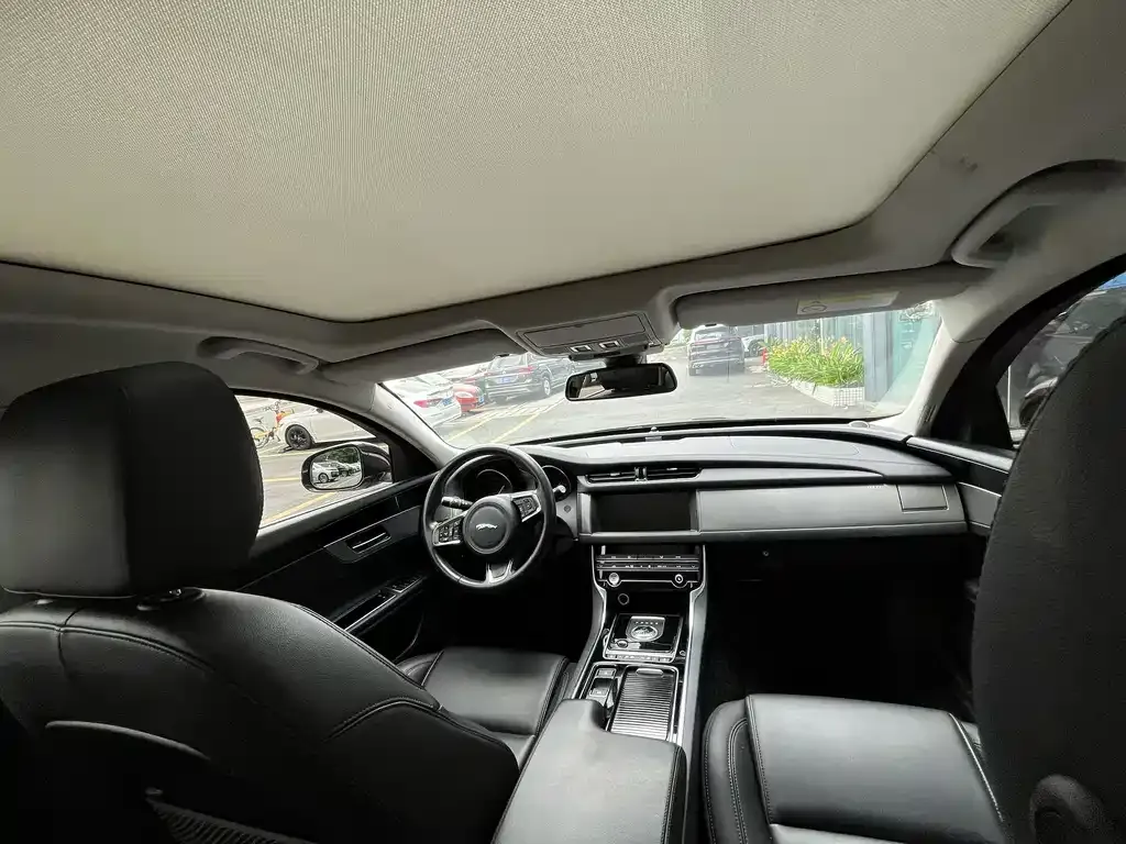 Jaguar XFL 2021 из CN, фото 7