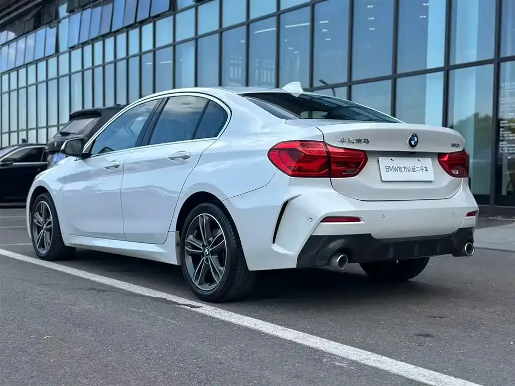 BMW 1 Series 2021 из CN, фото 5