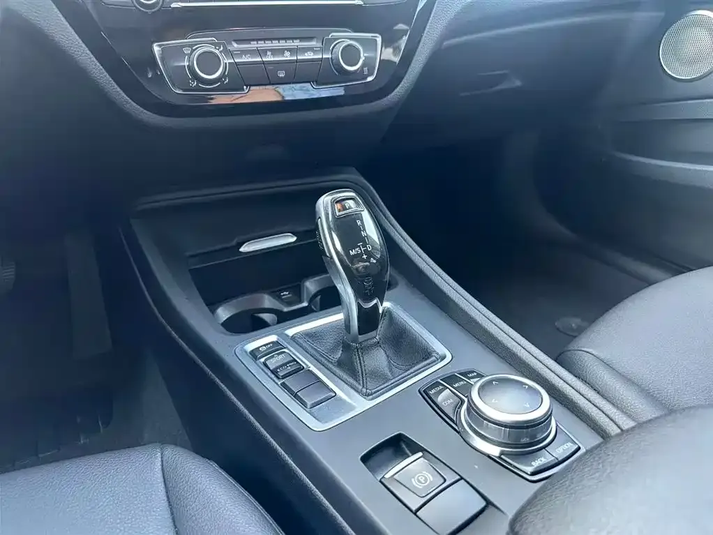 BMW 1 Series 2021 из CN, фото 9