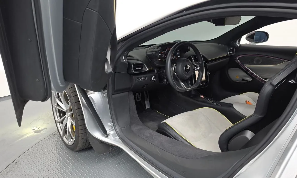Mclaren Artura 2023 из KR, фото 9