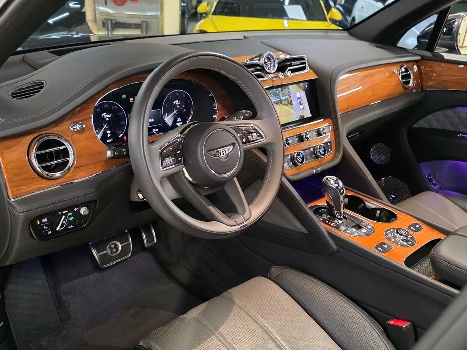 Bentley Bentayga 2021 из KR, фото 3