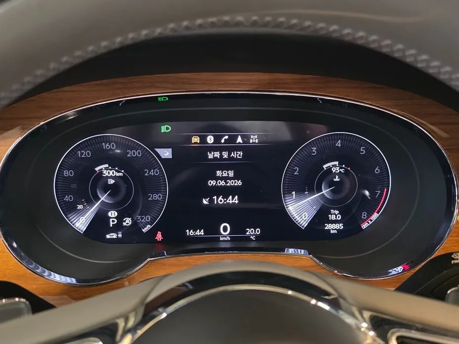 Bentley Bentayga 2021 из KR, фото 4