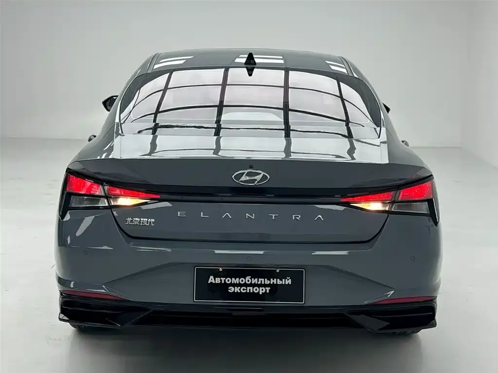Hyundai Elantra — фото 2