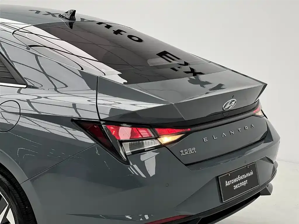 Hyundai Elantra — фото 7