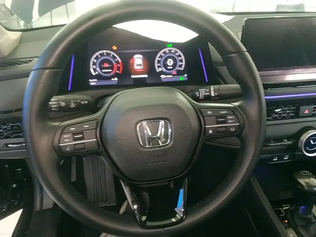 Honda Accord — фото 7