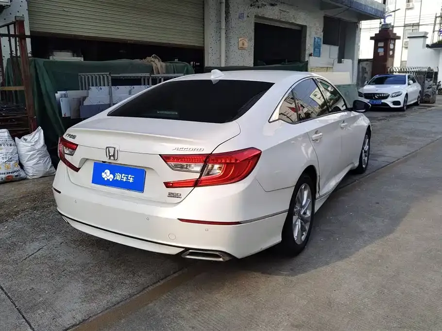 Honda Accord — фото 2