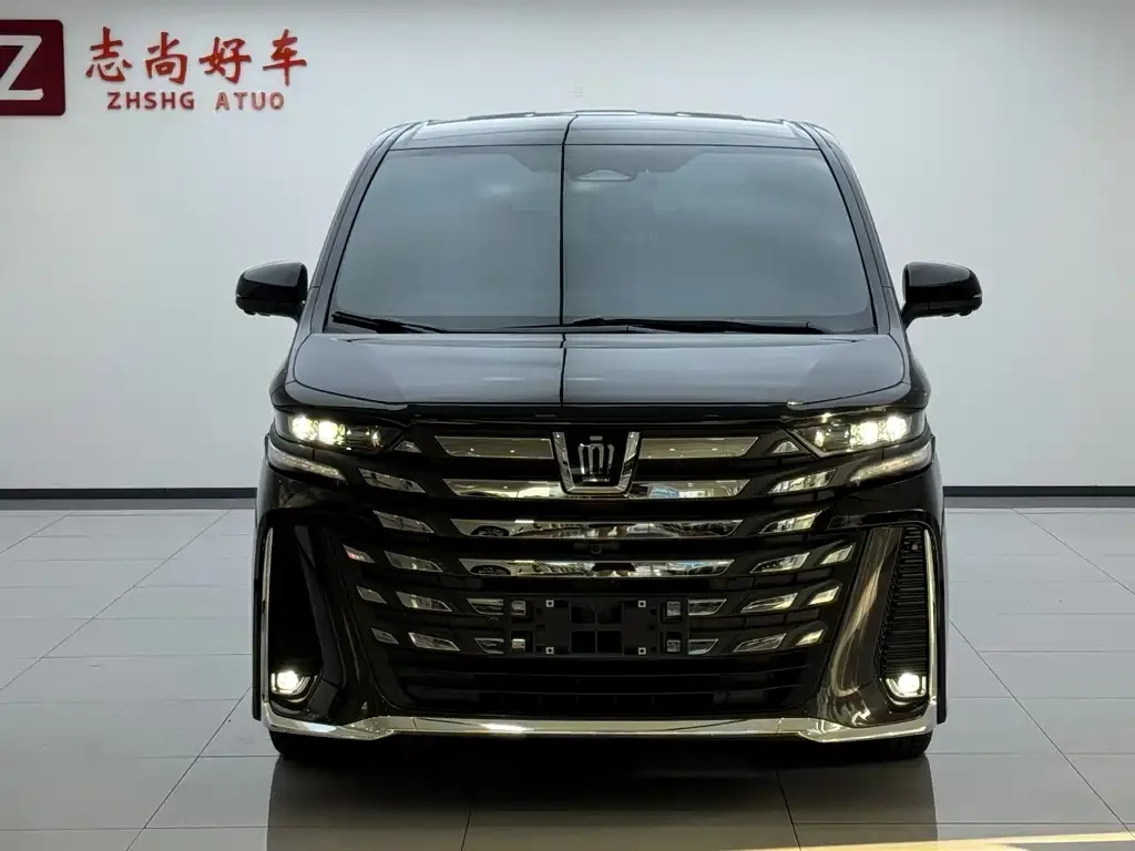 Toyota Vellfire — фото 2