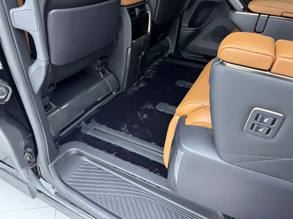 Toyota Vellfire — фото 7