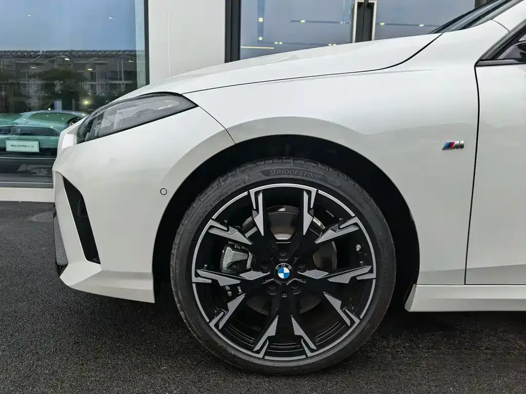 BMW 2 Series 2026 из CN, фото 2