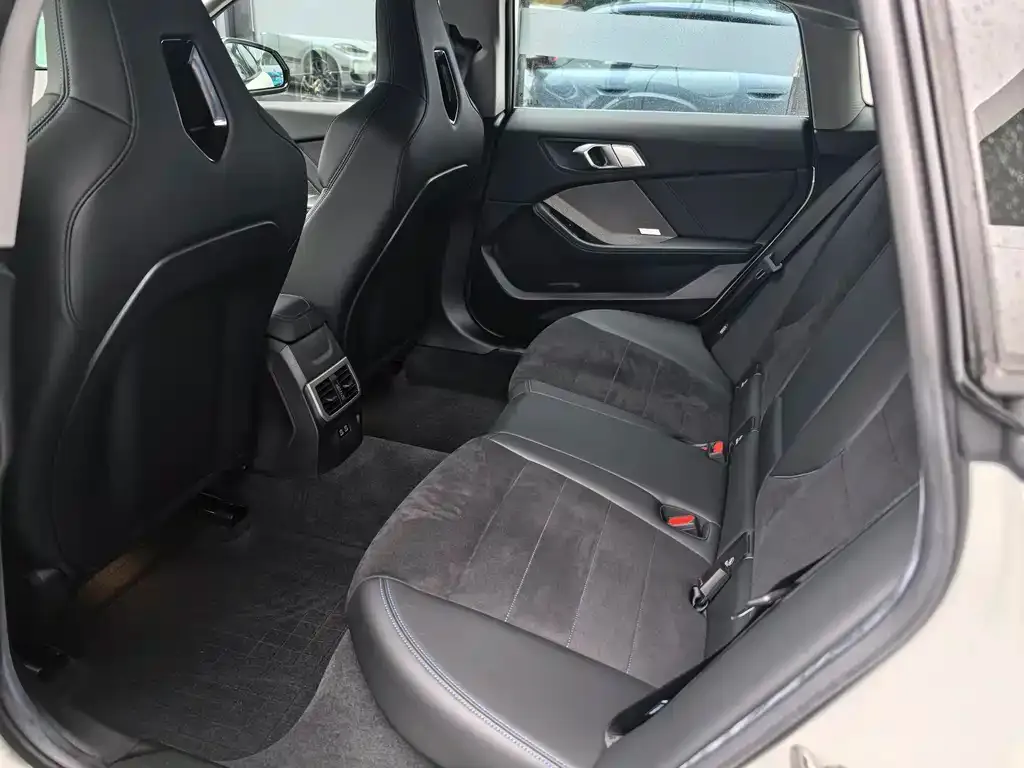 BMW 2 Series 2026 из CN, фото 5