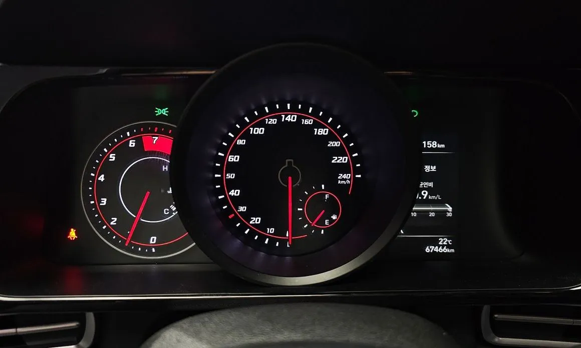Hyundai AVANTE 2021 из KR, фото 3