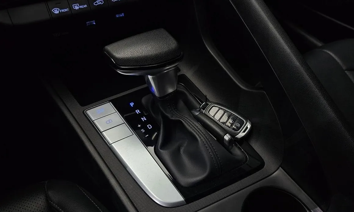 Hyundai AVANTE 2021 из KR, фото 2