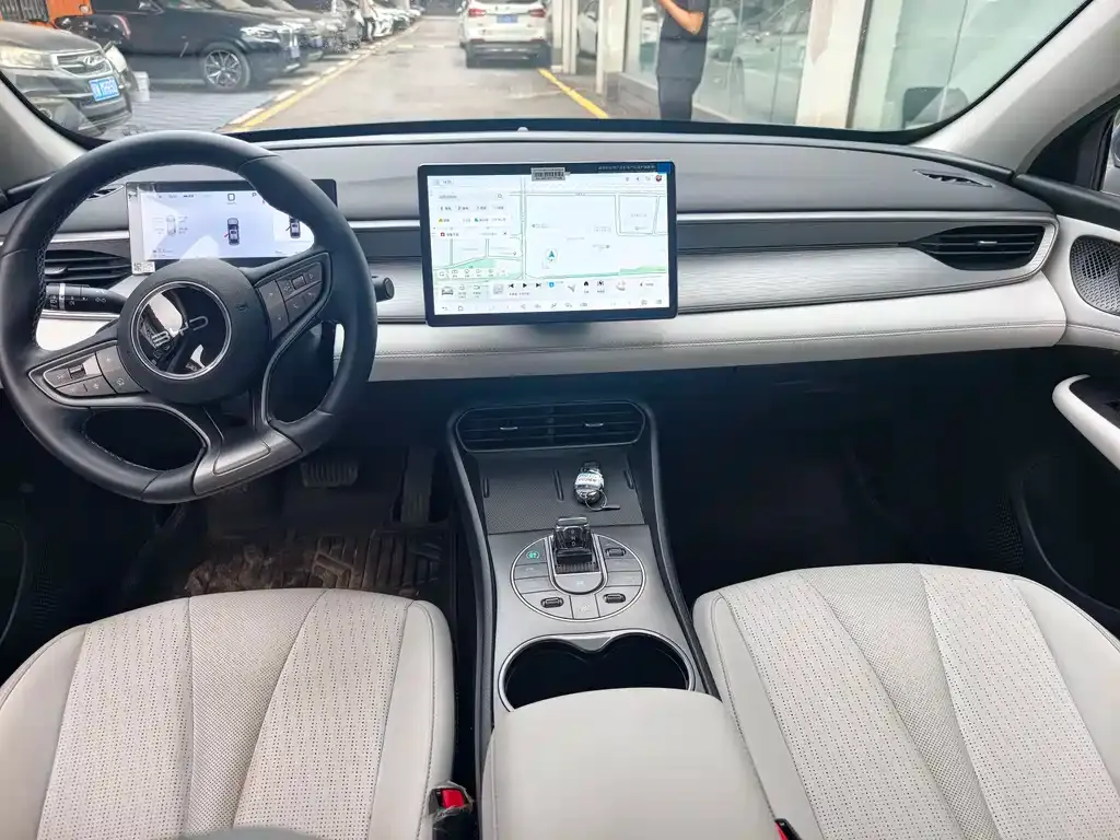 BYD Seal 05 DM-i — фото 8