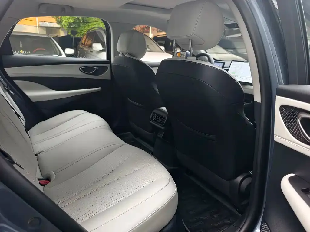 BYD Seal 05 DM-i — фото 2